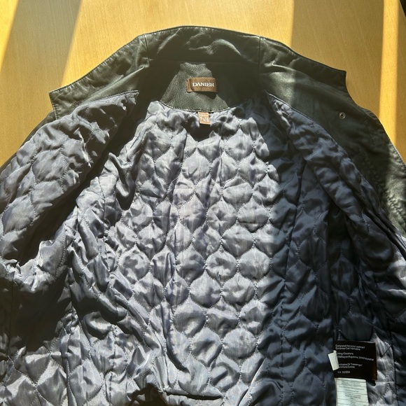 Danier Black Women’s Leather MotorcycleJacket - Picture 6 of 8